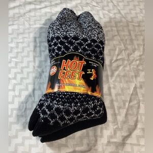 Hot Feet Patterned and Black 2 Pack Men’s Thermal Socks
